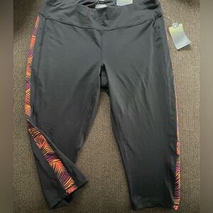 NWT Women’s Tek Gear DryTEK Active Capris Size XL ~ Black Multicolored